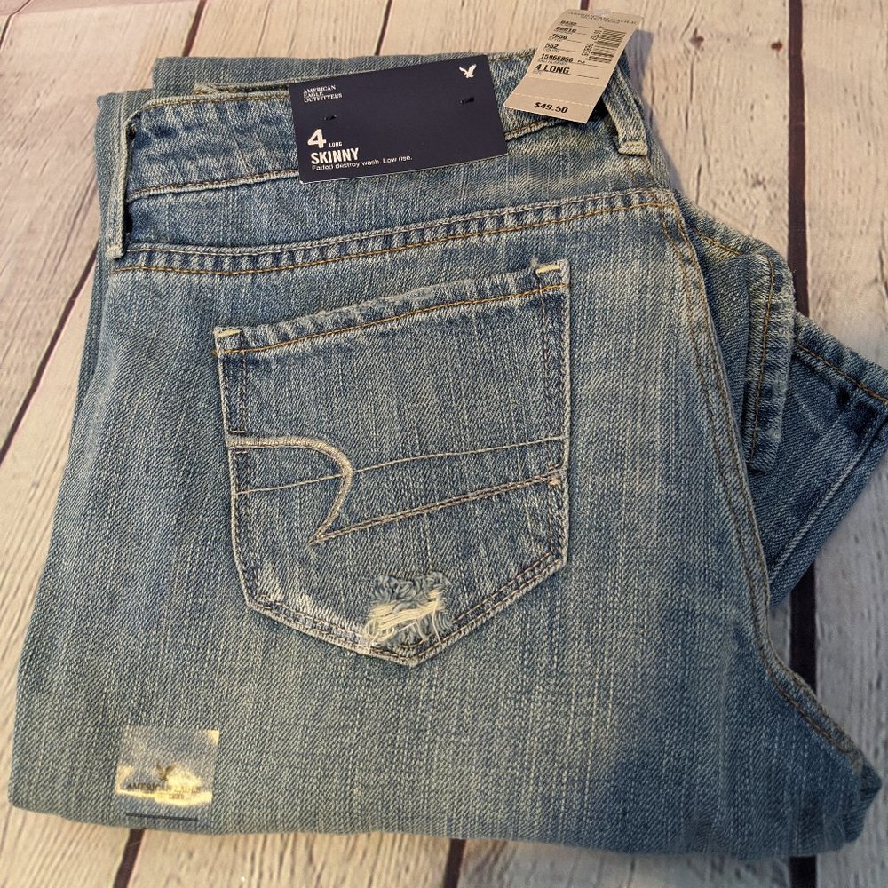 NEW American Eagle skinny jeans 4 long
